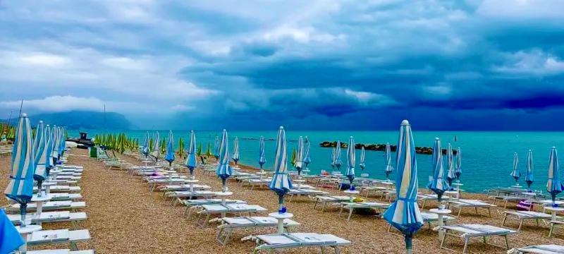 Villaggio I Giardini Del Conero بورتو ريكاناتي المظهر الخارجي الصورة